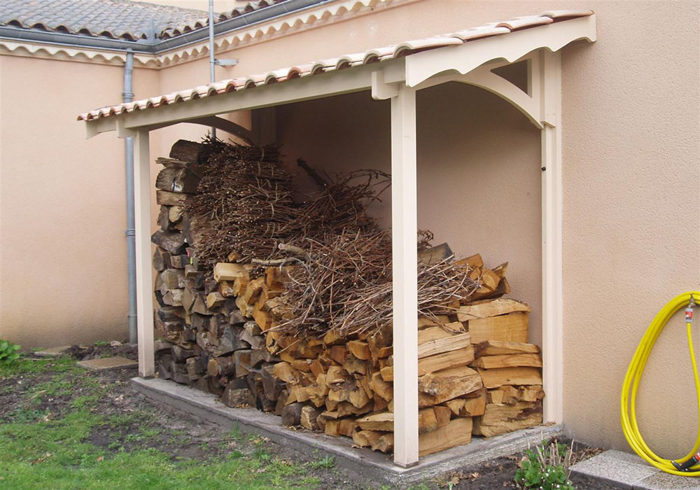 Abri bûches en bois et tuiles - Robert Léglise 33